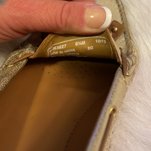 Clarks Gold Driving Loafers - Picture 3 of 6